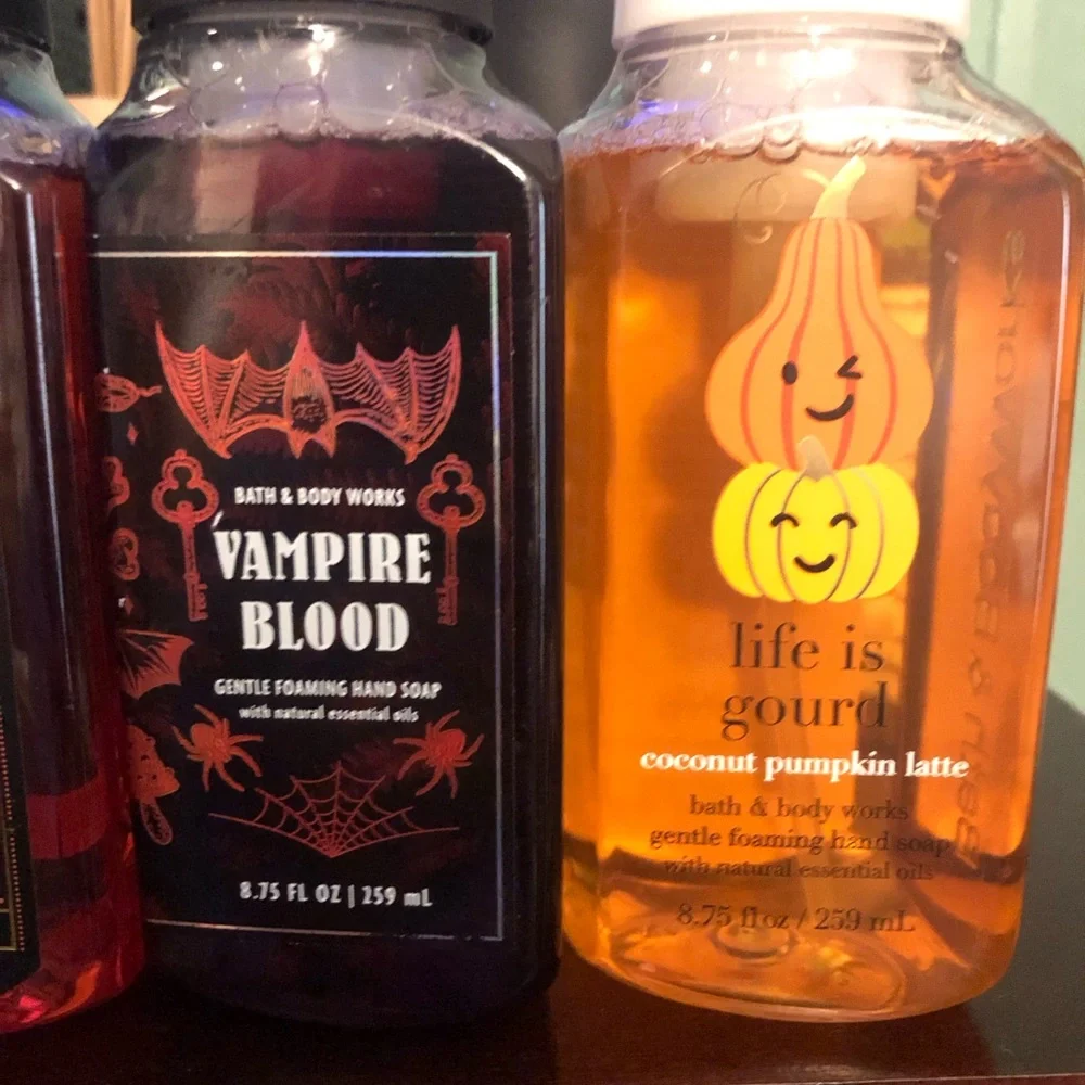 NWT Bath & Body Works 4 Pc Hand Soap - Picture 2 of 5